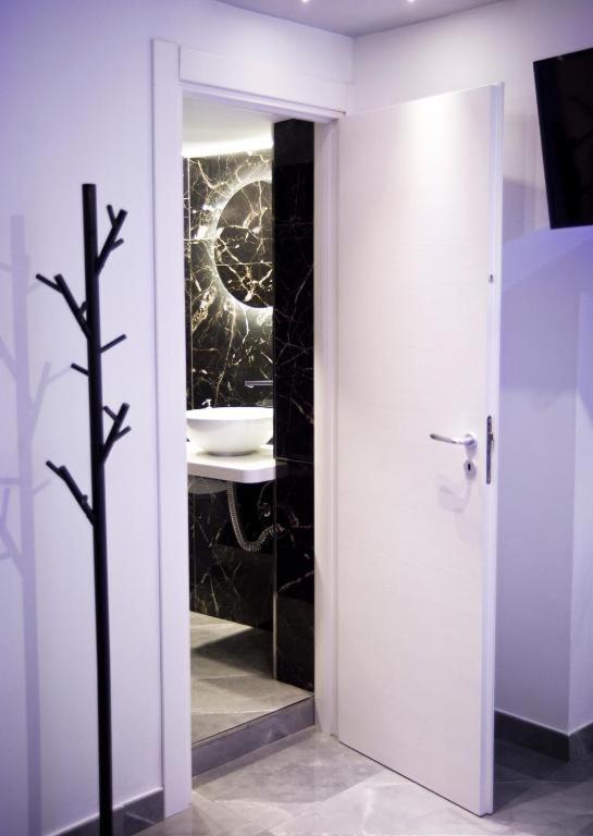 Suite Napoli Sotterranea Con Jacuzzi Zewnętrze zdjęcie