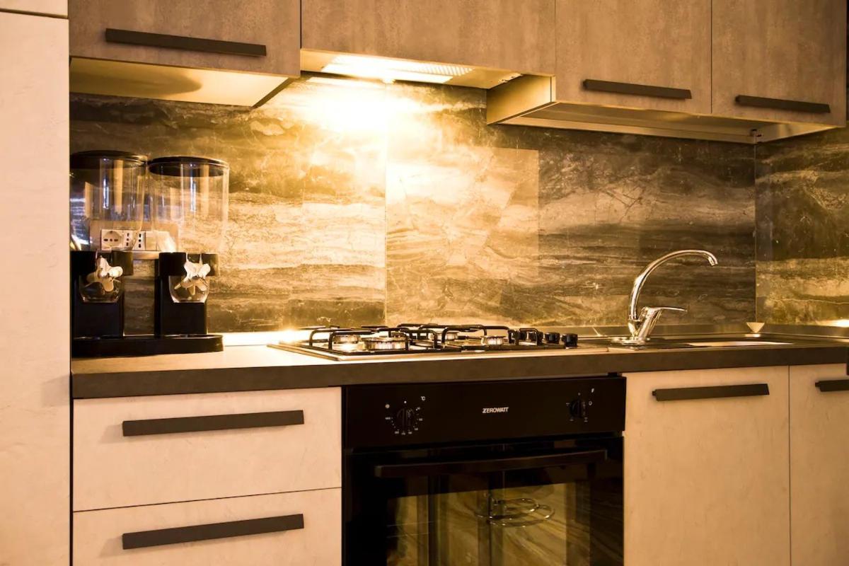 Suite Napoli Sotterranea Con Jacuzzi Zewnętrze zdjęcie